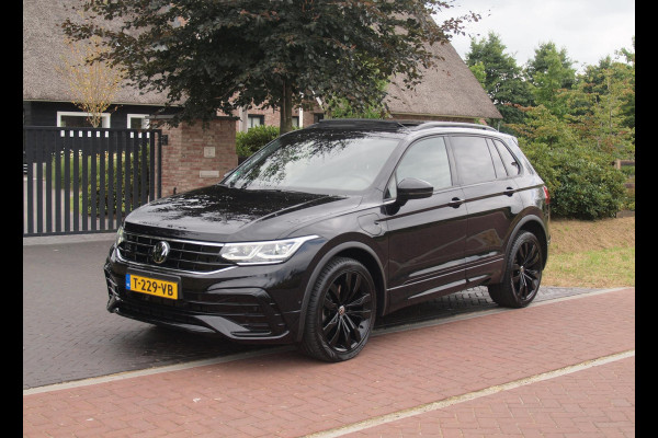 Volkswagen Tiguan 1.4 TSI eHybrid R-Line Business | NL-Auto | Panoramadak | Trekhaak | 360 Camera | Sfeerverlichting | ACC |