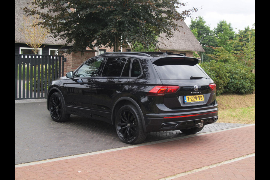Volkswagen Tiguan 1.4 TSI eHybrid R-Line Business | NL-Auto | Panoramadak | Trekhaak | 360 Camera | Sfeerverlichting | ACC |
