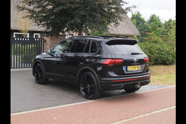 Volkswagen Tiguan 1.4 TSI eHybrid R-Line Business | NL-Auto | Panoramadak | Trekhaak | 360 Camera | Sfeerverlichting | ACC |
