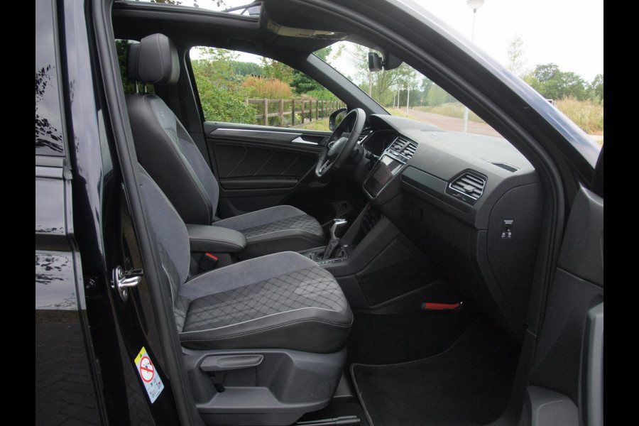 Volkswagen Tiguan 1.4 TSI eHybrid R-Line Business | NL-Auto | Panoramadak | Trekhaak | 360 Camera | Sfeerverlichting | ACC |