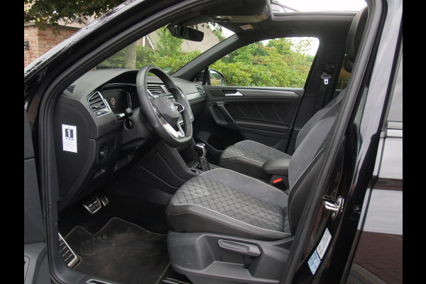 Volkswagen Tiguan 1.4 TSI eHybrid R-Line Business | NL-Auto | Panoramadak | Trekhaak | 360 Camera | Sfeerverlichting | ACC |