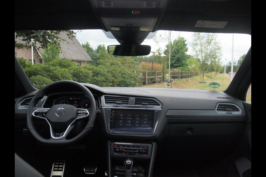 Volkswagen Tiguan 1.4 TSI eHybrid R-Line Business | NL-Auto | Panoramadak | Trekhaak | 360 Camera | Sfeerverlichting | ACC |