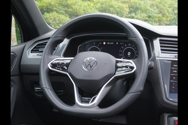 Volkswagen Tiguan 1.4 TSI eHybrid R-Line Business | NL-Auto | Panoramadak | Trekhaak | 360 Camera | Sfeerverlichting | ACC |