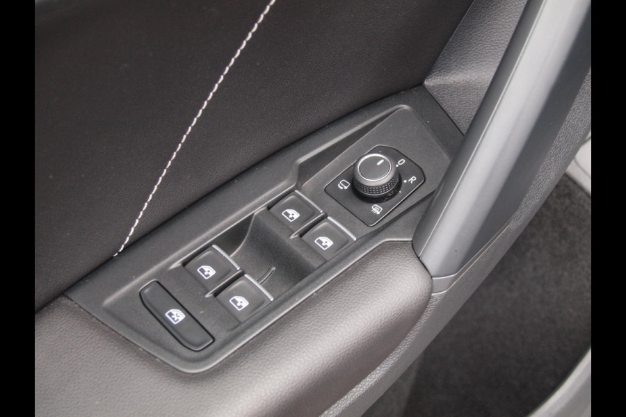 Volkswagen Tiguan 1.4 TSI eHybrid R-Line Business | NL-Auto | Panoramadak | Trekhaak | 360 Camera | Sfeerverlichting | ACC |