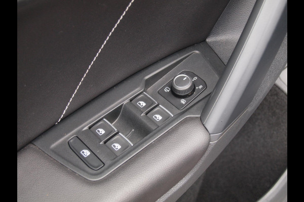 Volkswagen Tiguan 1.4 TSI eHybrid R-Line Business | NL-Auto | Panoramadak | Trekhaak | 360 Camera | Sfeerverlichting | ACC |