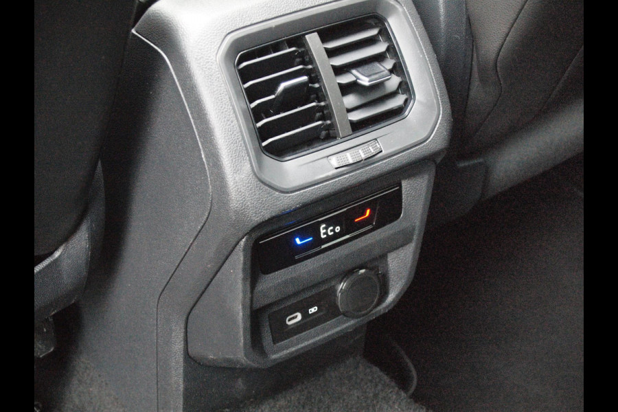 Volkswagen Tiguan 1.4 TSI eHybrid R-Line Business | NL-Auto | Panoramadak | Trekhaak | 360 Camera | Sfeerverlichting | ACC |