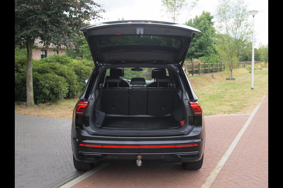 Volkswagen Tiguan 1.4 TSI eHybrid R-Line Business | NL-Auto | Panoramadak | Trekhaak | 360 Camera | Sfeerverlichting | ACC |