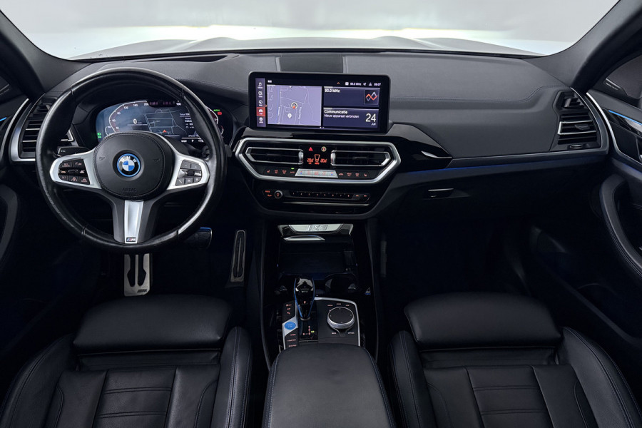 BMW iX3 High Executive 80 kWh (PANORAMADAK, TREKHAAK, H&K AUDIO, CRUISE ADAPTIEF, CAMERA, STOELVERWARMING, SFEERVERLICHTING)