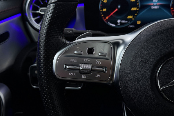 Mercedes-Benz CLA-Klasse 200 Business Solution AMG (PANORAMADAK, STOELVERWARMING, SFEERVERLICHTING, CAMERA, CRUISE CONTROL)