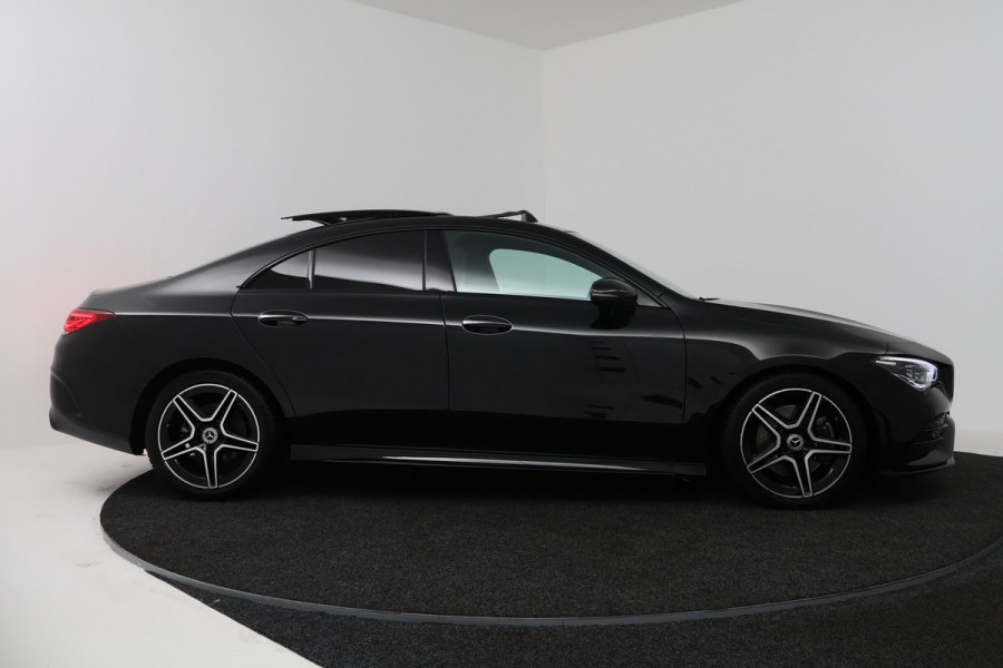 Mercedes-Benz CLA-Klasse 200 Business Solution AMG (PANORAMADAK, STOELVERWARMING, SFEERVERLICHTING, CAMERA, CRUISE CONTROL)
