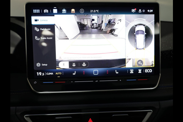 Volkswagen Tiguan 1.5 eHybrid R-Line Edition 204 pk Automaat (DSG) | Verlengde garantie | Navigatie | Panoramadak | Trekhaak (wegklapbaar) | Parkeersensoren (Park assist) | Rondomzicht camera | Black Style pakket | R-Line |