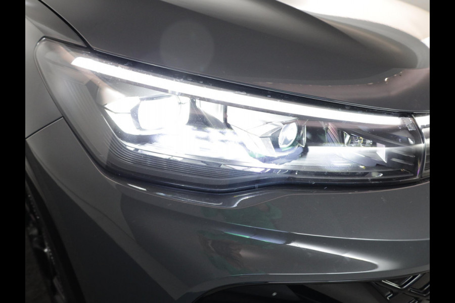 Volkswagen Tiguan 1.5 eHybrid R-Line Edition 204 pk Automaat (DSG) | Verlengde garantie | Navigatie | Panoramadak | Trekhaak (wegklapbaar) | Parkeersensoren (Park assist) | Rondomzicht camera | Black Style pakket | R-Line |