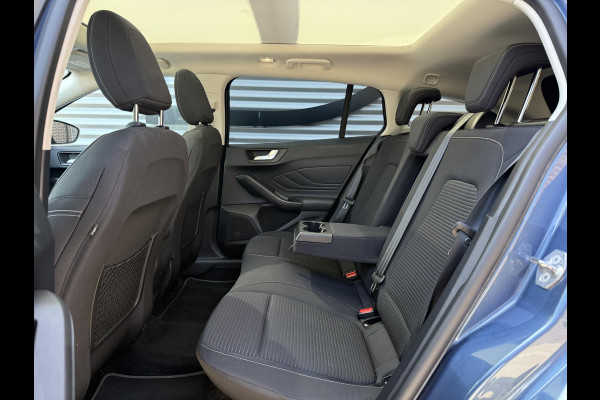 Ford FOCUS Wagon 1.0 EcoBoost Titanium Business 2e Eigenaar|Pano|Stoel+stuurverw|Adap Cruise|Carplay|HUD|Dealer Onderhouden|Camera|Clima|PDC V+A|Trekhaak|LM velgen|Navi|Elek Ramen|N.A.P.|APK tot 07-2027