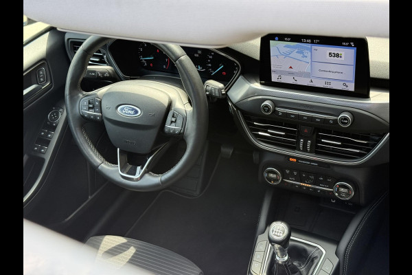 Ford FOCUS Wagon 1.0 EcoBoost Titanium Business 2e Eigenaar|Pano|Stoel+stuurverw|Adap Cruise|Carplay|HUD|Dealer Onderhouden|Camera|Clima|PDC V+A|Trekhaak|LM velgen|Navi|Elek Ramen|N.A.P.|APK tot 07-2027