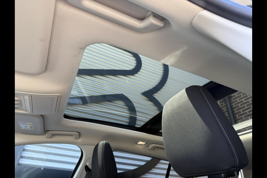Ford FOCUS Wagon 1.0 EcoBoost Titanium Business 2e Eigenaar|Pano|Stoel+stuurverw|Adap Cruise|Carplay|HUD|Dealer Onderhouden|Camera|Clima|PDC V+A|Trekhaak|LM velgen|Navi|Elek Ramen|N.A.P.|APK tot 07-2027