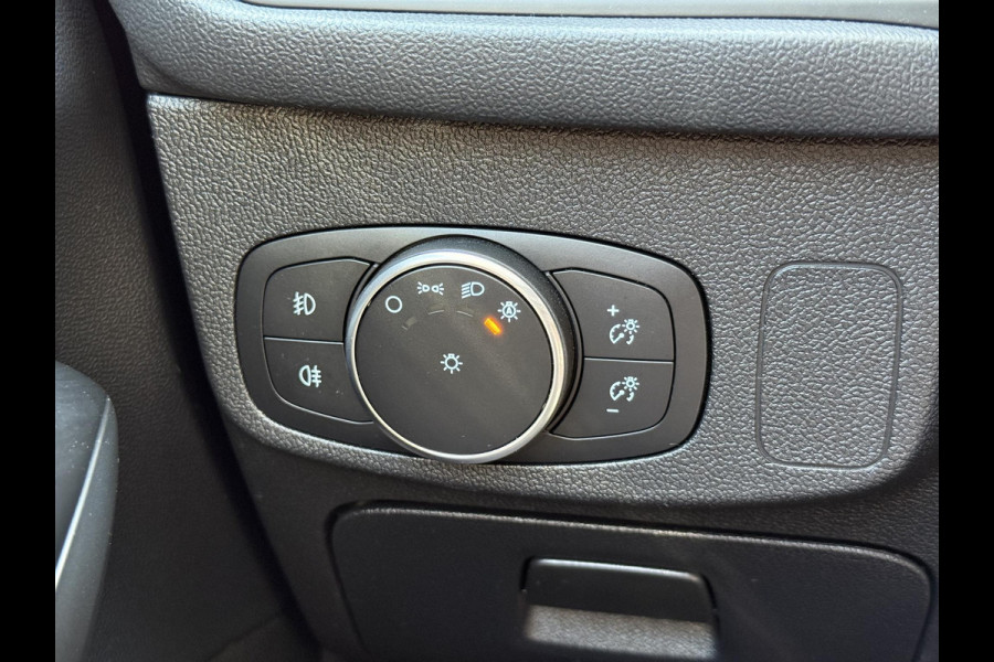 Ford FOCUS Wagon 1.0 EcoBoost Titanium Business 2e Eigenaar|Pano|Stoel+stuurverw|Adap Cruise|Carplay|HUD|Dealer Onderhouden|Camera|Clima|PDC V+A|Trekhaak|LM velgen|Navi|Elek Ramen|N.A.P.|APK tot 07-2027