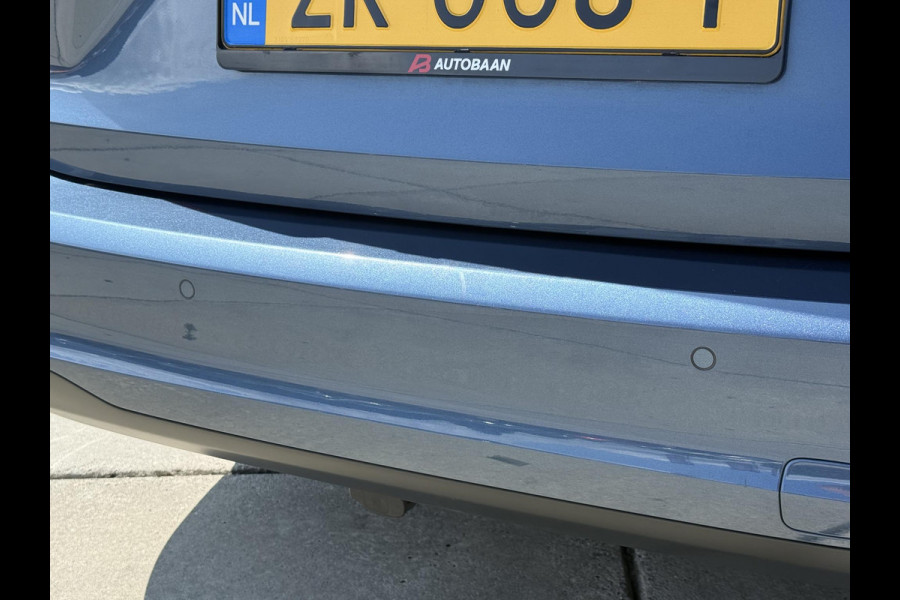 Ford FOCUS Wagon 1.0 EcoBoost Titanium Business 2e Eigenaar|Pano|Stoel+stuurverw|Adap Cruise|Carplay|HUD|Dealer Onderhouden|Camera|Clima|PDC V+A|Trekhaak|LM velgen|Navi|Elek Ramen|N.A.P.|APK tot 07-2027
