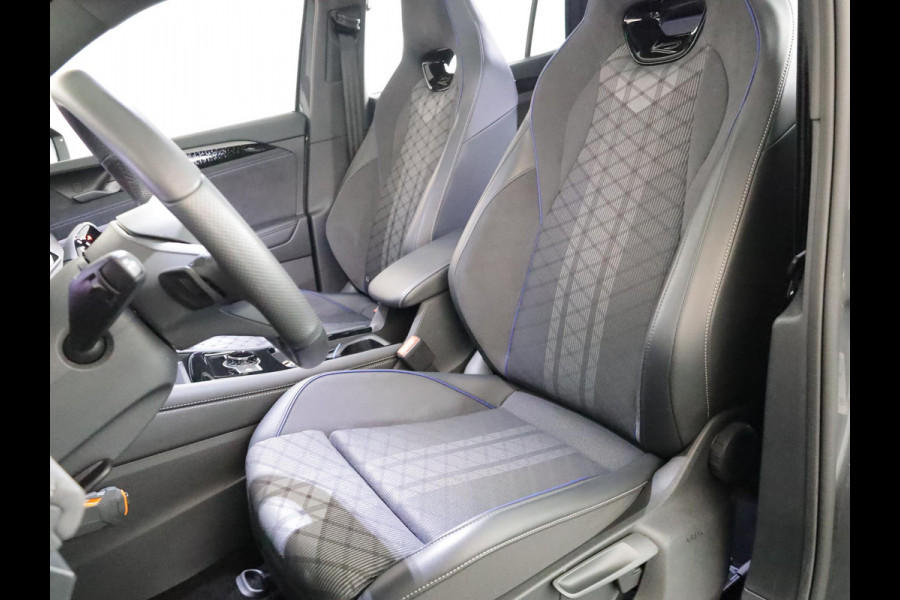Volkswagen Tayron 1.5 eHybrid R-Line Edition 204 pk Automaat (DSG) | Verlengde garantie | Navigatie | Panoramadak | Trekhaak (wegklapbaar) | Parkeersensoren (Park assist) | Rondomzicht camera | Black Style pakket | R-Line |