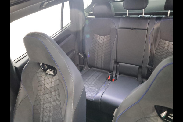 Volkswagen Tayron 1.5 eHybrid R-Line Edition 204 pk Automaat (DSG) | Verlengde garantie | Navigatie | Panoramadak | Trekhaak (wegklapbaar) | Parkeersensoren (Park assist) | Rondomzicht camera | Black Style pakket | R-Line |