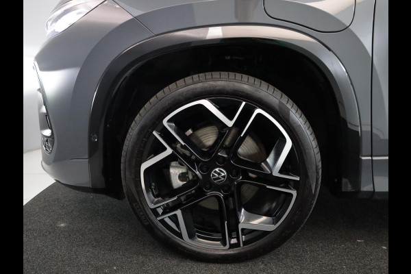 Volkswagen Tayron 1.5 eHybrid R-Line Edition 204 pk Automaat (DSG) | Verlengde garantie | Navigatie | Panoramadak | Trekhaak (wegklapbaar) | Parkeersensoren (Park assist) | Rondomzicht camera | Black Style pakket | R-Line |