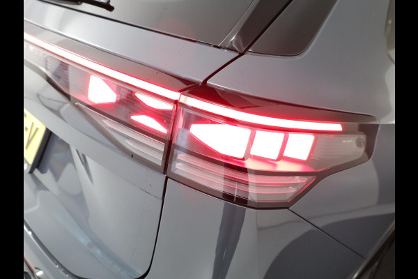 Volkswagen Tayron 1.5 eHybrid R-Line Edition 204 pk Automaat (DSG) | Verlengde garantie | Navigatie | Panoramadak | Trekhaak (wegklapbaar) | Parkeersensoren (Park assist) | Rondomzicht camera | Black Style pakket | R-Line |