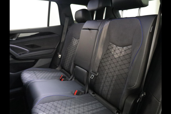 Volkswagen Tayron 1.5 eHybrid R-Line Edition 204 pk Automaat (DSG) | Verlengde garantie | Navigatie | Panoramadak | Trekhaak (wegklapbaar) | Parkeersensoren (Park assist) | Rondomzicht camera | Black Style pakket | R-Line |