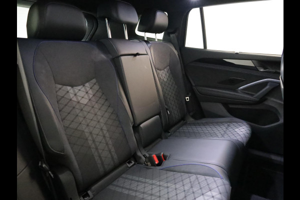 Volkswagen Tayron 1.5 eHybrid R-Line Edition 204 pk Automaat (DSG) | Verlengde garantie | Navigatie | Panoramadak | Trekhaak (wegklapbaar) | Parkeersensoren (Park assist) | Rondomzicht camera | Black Style pakket | R-Line |