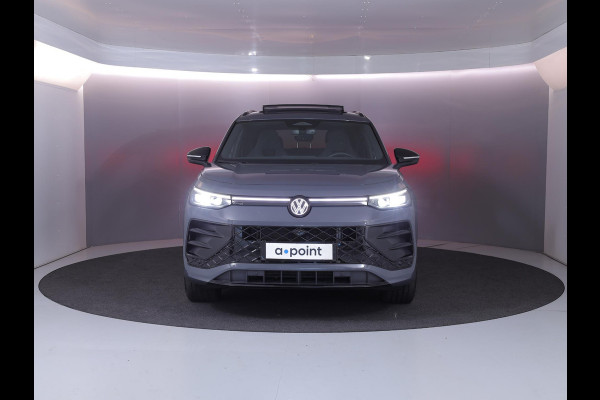 Volkswagen Tayron 1.5 eHybrid R-Line Edition 204 pk Automaat (DSG) | Verlengde garantie | Navigatie | Panoramadak | Trekhaak (wegklapbaar) | Parkeersensoren (Park assist) | Rondomzicht camera | Black Style pakket | R-Line |