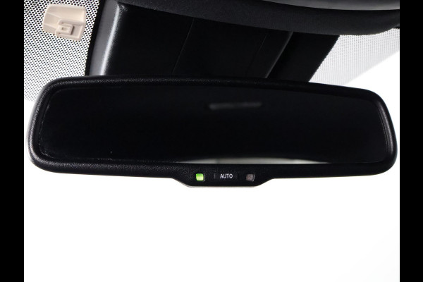 Toyota C-HR 1.8 Hybrid Executive Bi-Tone | JBL Audio | Dodehoek Detectie | Apple Carplay & AndroidAUTO | Half Leder |