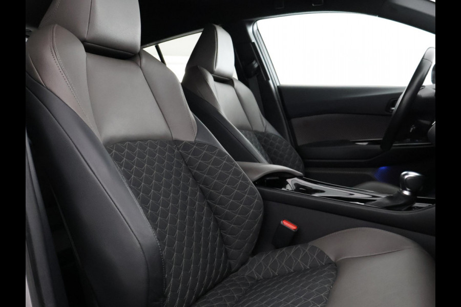 Toyota C-HR 1.8 Hybrid Executive Bi-Tone | JBL Audio | Dodehoek Detectie | Apple Carplay & AndroidAUTO | Half Leder |