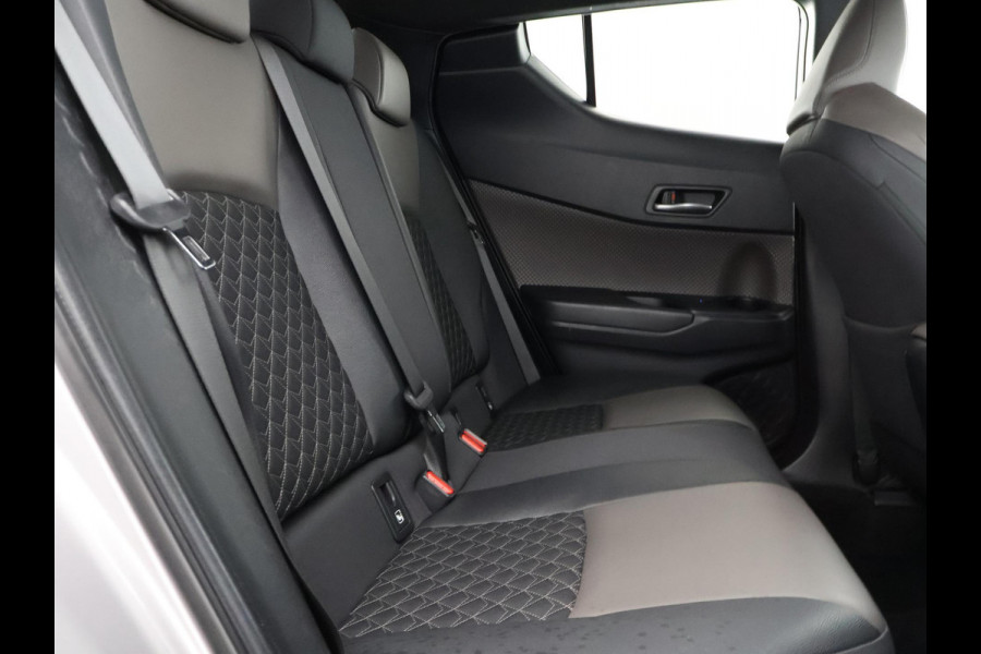 Toyota C-HR 1.8 Hybrid Executive Bi-Tone | JBL Audio | Dodehoek Detectie | Apple Carplay & AndroidAUTO | Half Leder |