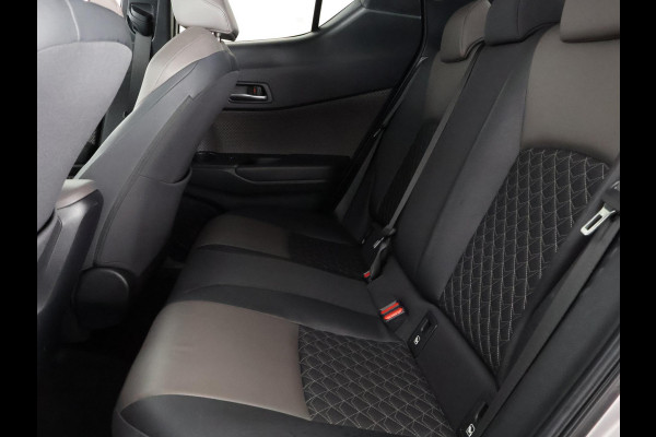 Toyota C-HR 1.8 Hybrid Executive Bi-Tone | JBL Audio | Dodehoek Detectie | Apple Carplay & AndroidAUTO | Half Leder |