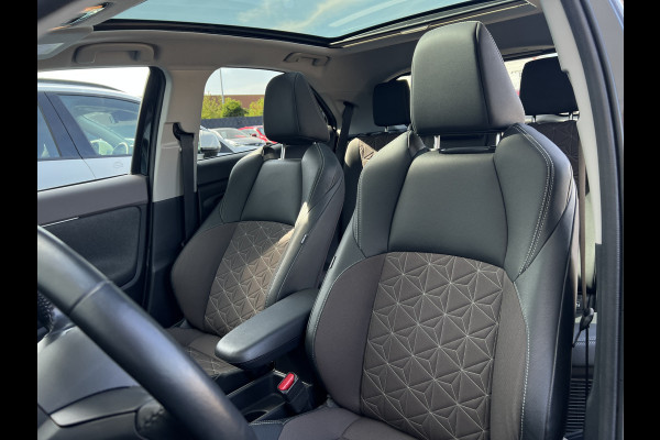 Toyota Yaris Cross 1.5 Hybrid Executive | Trekhaak | Pano | 360 Camera | Winter Pakket