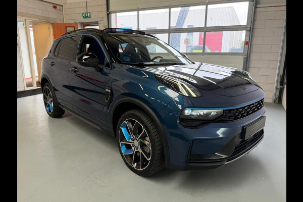 Lynk & Co 01 1.5 261PK Plug-in Hybrid, Pano, 360 Camera ,Apple Carplay
