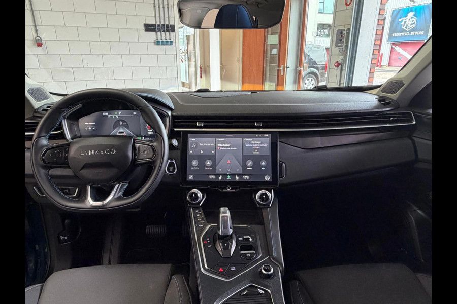 Lynk & Co 01 1.5 261PK Plug-in Hybrid, Pano, 360 Camera ,Apple Carplay