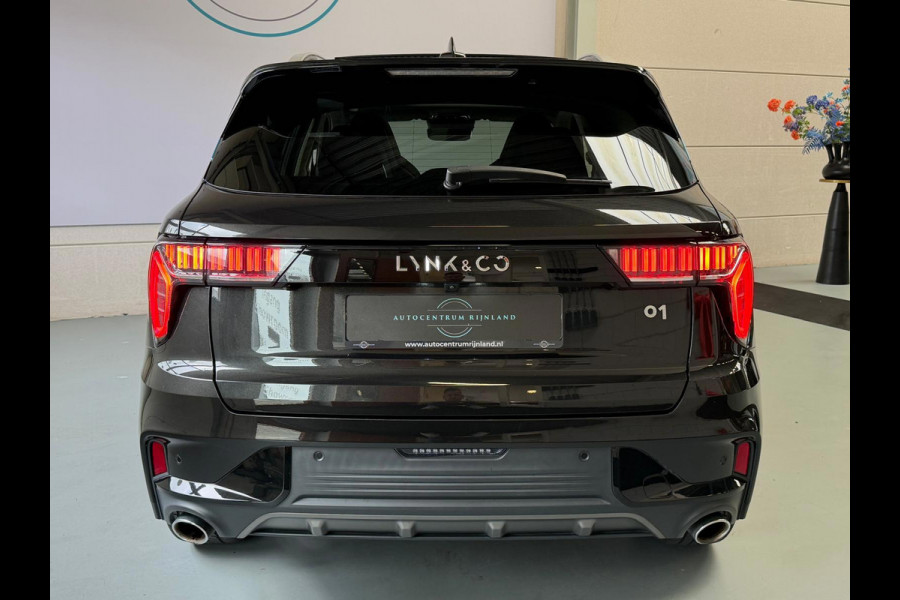 Lynk & Co 01 PHEV 261 PK Zwarte Hemel, 1 Jaar Bovag Garantie Pano, Navi, Camera