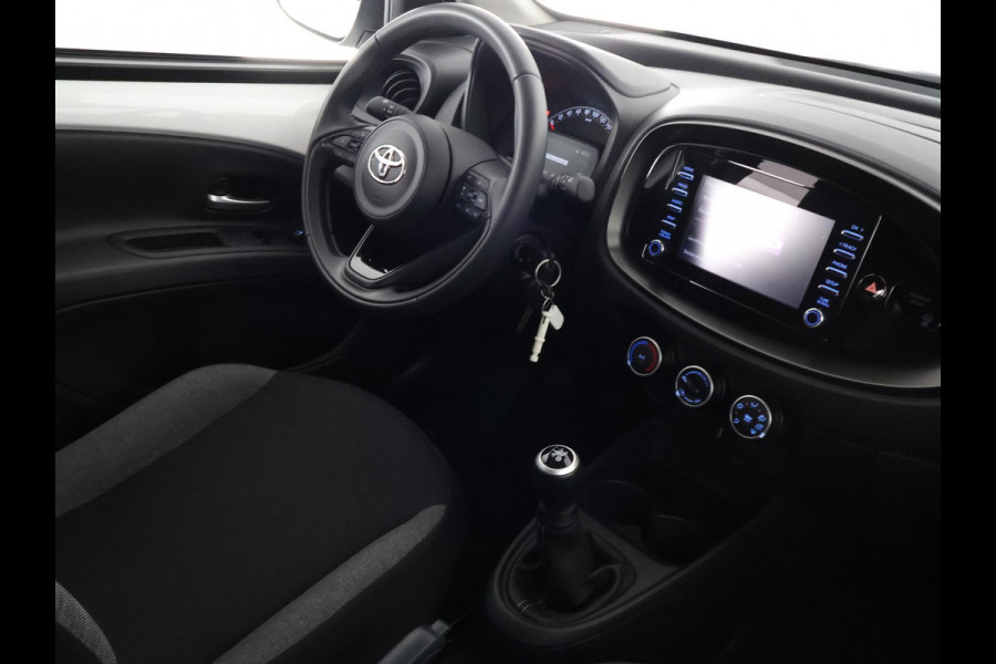 Toyota Aygo X 1.0 VVT-i MT Play Sport | Apple Carplay & AndroidAUTO | Airco | Camera | Privacy Glass | *DEMO*