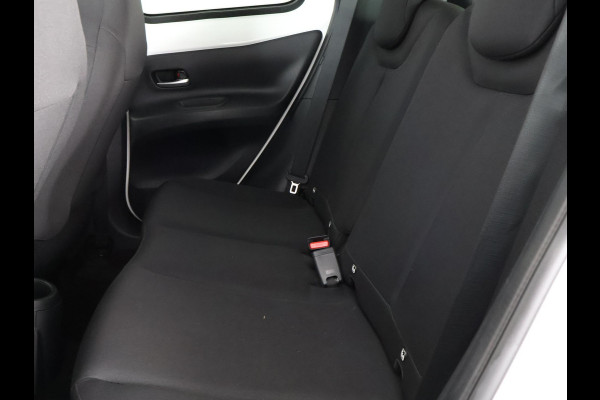 Toyota Aygo X 1.0 VVT-i MT Play Sport | Apple Carplay & AndroidAUTO | Airco | Camera | Privacy Glass | *DEMO*