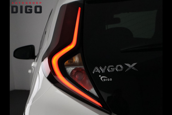 Toyota Aygo X 1.0 VVT-i MT Play Sport | Apple Carplay & AndroidAUTO | Airco | Camera | Privacy Glass | *DEMO*