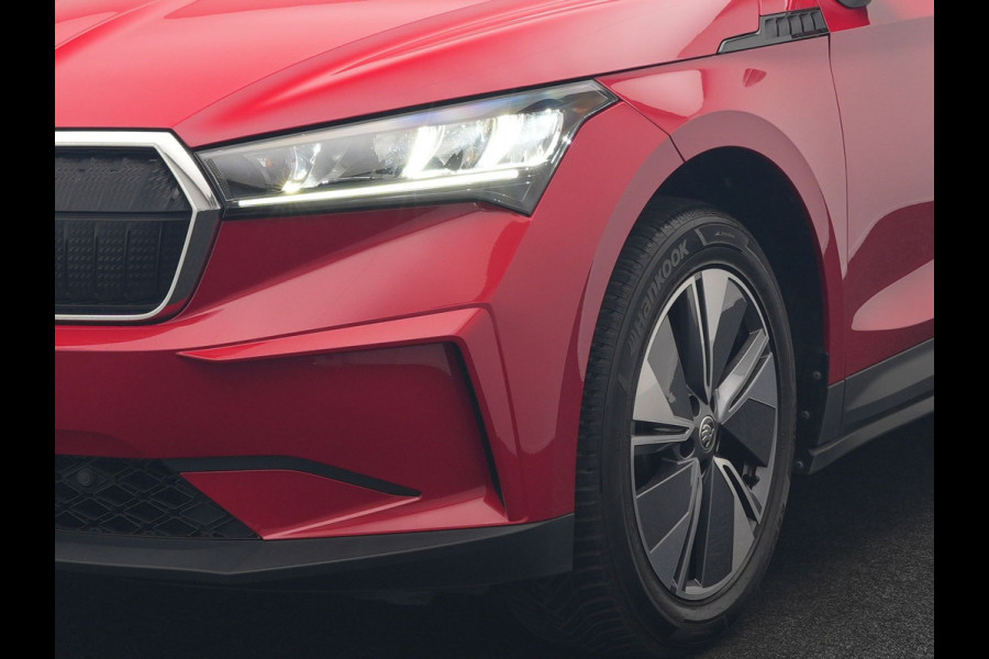 Škoda ENYAQ iV 50 Comfort 55 kWh Dealer O.H | Adaptive Cruise | Camera | Crystal LED | Apple Carplay | Sportstoelen Verwarmd | BLIS | Virtual | Navigatie | DAB | 19"L.M |