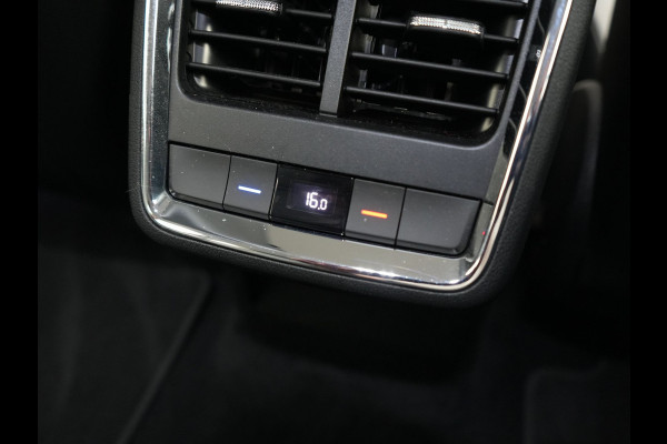 Škoda ENYAQ iV 50 Comfort 55 kWh Dealer O.H | Adaptive Cruise | Camera | Crystal LED | Apple Carplay | Sportstoelen Verwarmd | BLIS | Virtual | Navigatie | DAB | 19"L.M |
