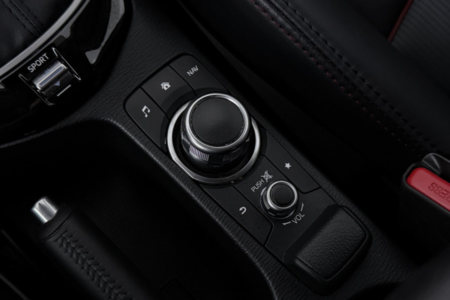 Mazda CX-3 2.0 SkyActiv-G 120 GT-M (TREKHAAK, CAMERA, STOEL/STUURVERWARMING, NAVIGATIE, SENSOREN, TREKHAAK, CRUISE ADAPTIEF)