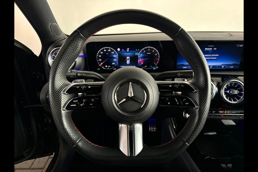 Mercedes-Benz A-Klasse 200 AMG Line Camera|Sfeer|Stoelverwarming