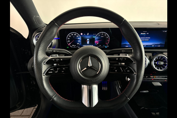 Mercedes-Benz A-Klasse 200 AMG Line Camera|Sfeer|Stoelverwarming