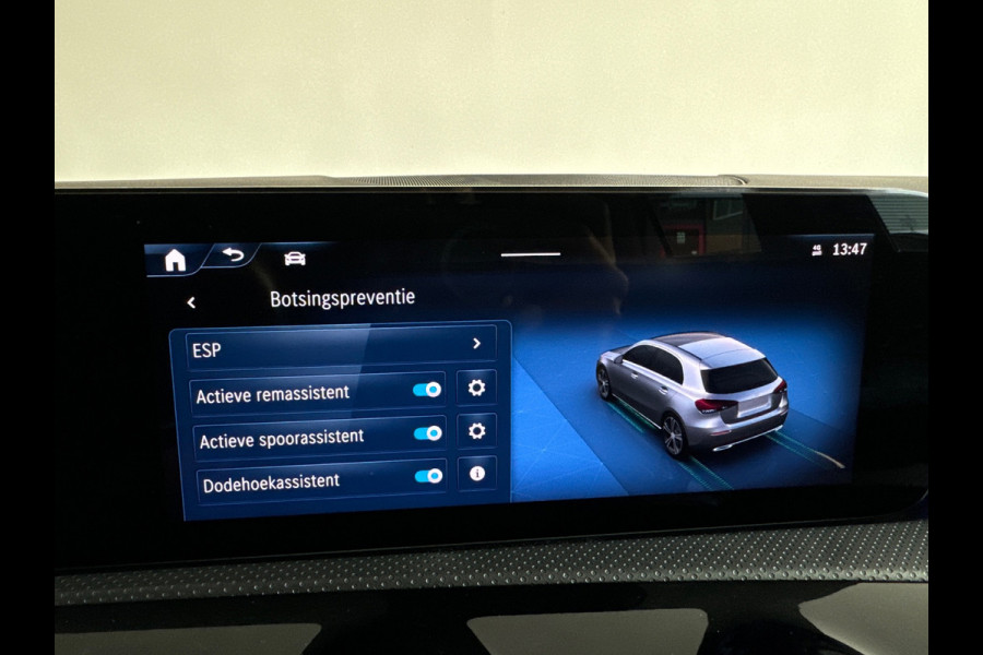 Mercedes-Benz A-Klasse 200 AMG Line Camera|Sfeer|Stoelverwarming