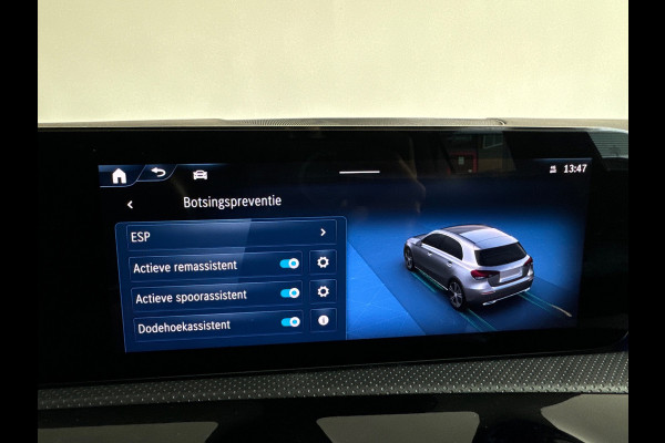 Mercedes-Benz A-Klasse 200 AMG Line Camera|Sfeer|Stoelverwarming