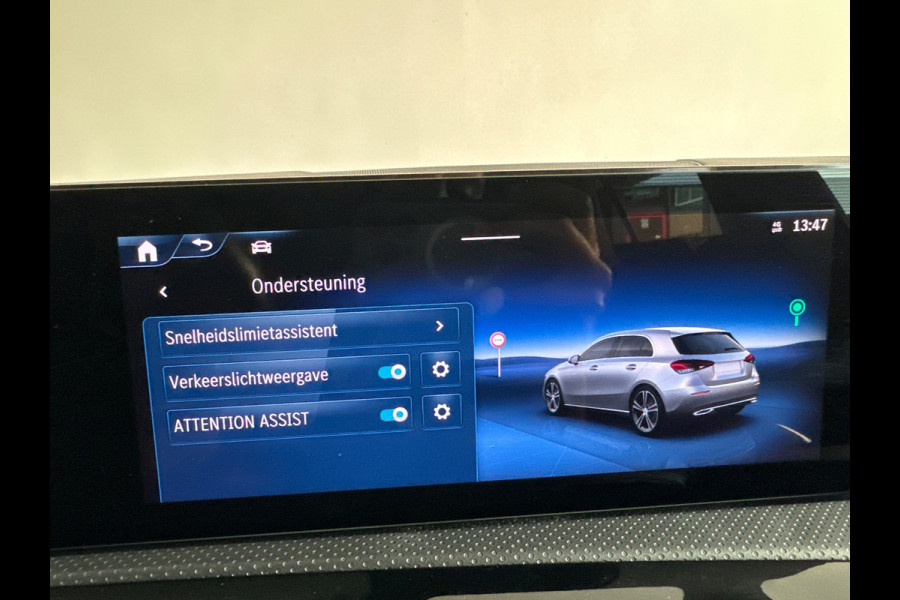 Mercedes-Benz A-Klasse 200 AMG Line Camera|Sfeer|Stoelverwarming