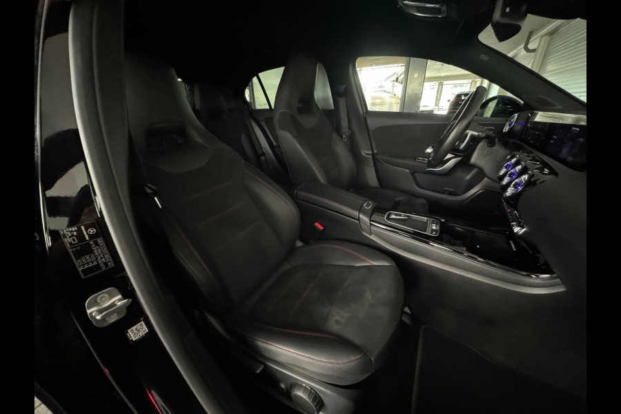 Mercedes-Benz A-Klasse 200 AMG Line Camera|Sfeer|Stoelverwarming