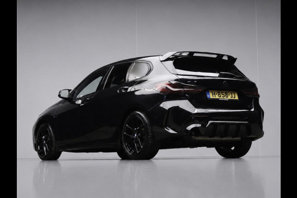 BMW 1-serie 118i Executive Edition M Sport (SCHUIFDAK,APPLE CARPLAY,NAVI,SFEERVERLICHTING,SPOILER,CLIMATE,CRUISE,GETINT,LM VELGEN)