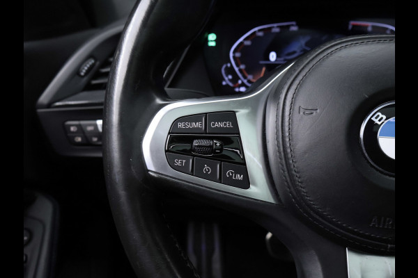 BMW 1-serie 118i Executive Edition M Sport (SCHUIFDAK,APPLE CARPLAY,NAVI,SFEERVERLICHTING,SPOILER,CLIMATE,CRUISE,GETINT,LM VELGEN)